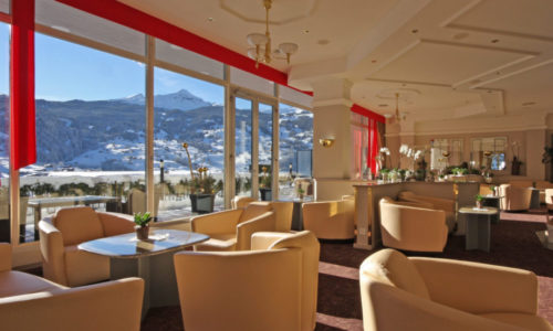 Lobby Lounge Panoramafenster panorama windows Belvedere Swiss Quality Hotel Grindelwald 1024x552