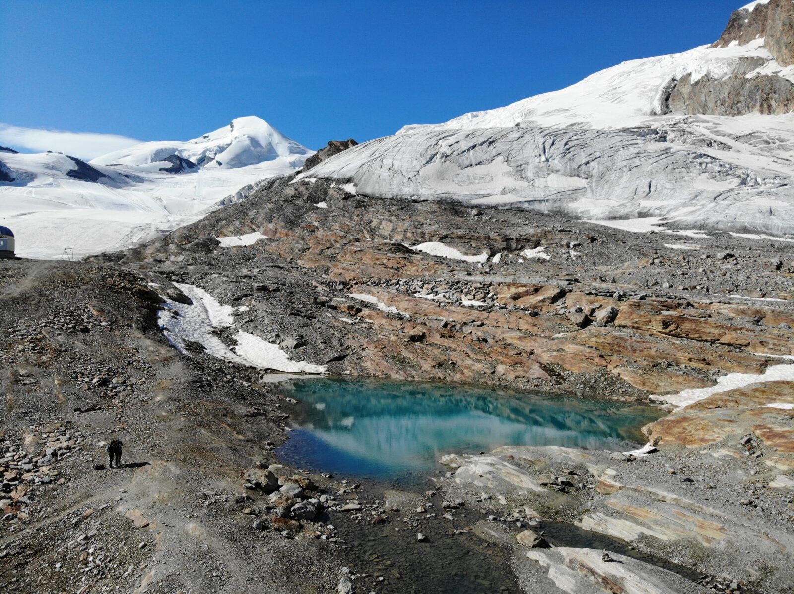 Saastal Gletscherseewanderung Laengfluh 01